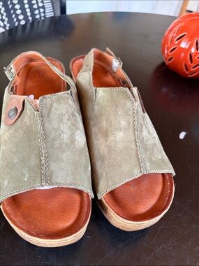 Women’s Olive Suede Open-Toe Slingback Sandals